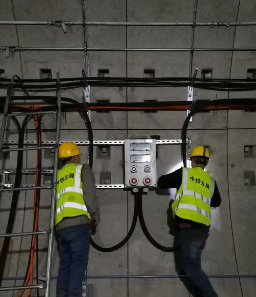 上海地鐵18號線3標(biāo)機(jī)電安裝工程順利通過預(yù)驗(yàn)收